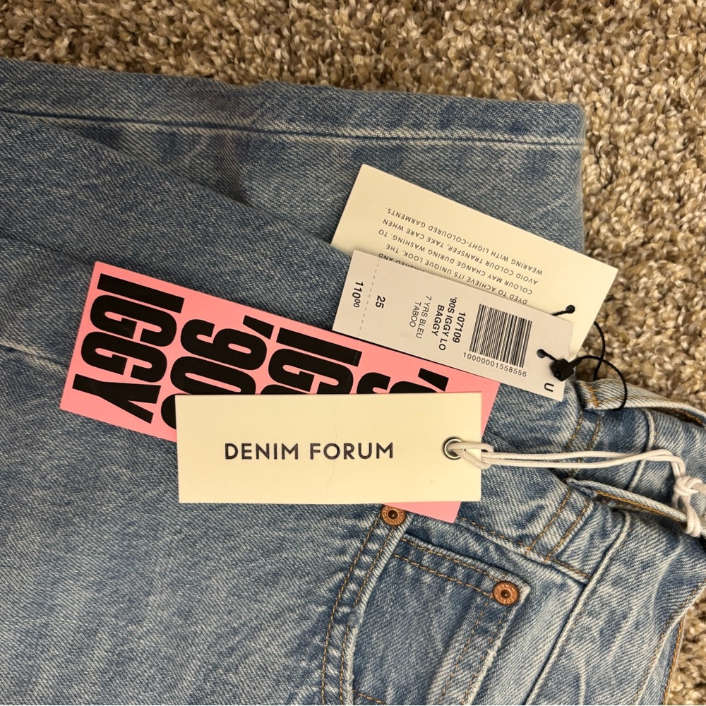 Aritzia Denim Forum Light Blue Jeans Izzy 90s - Picture 2 of 3